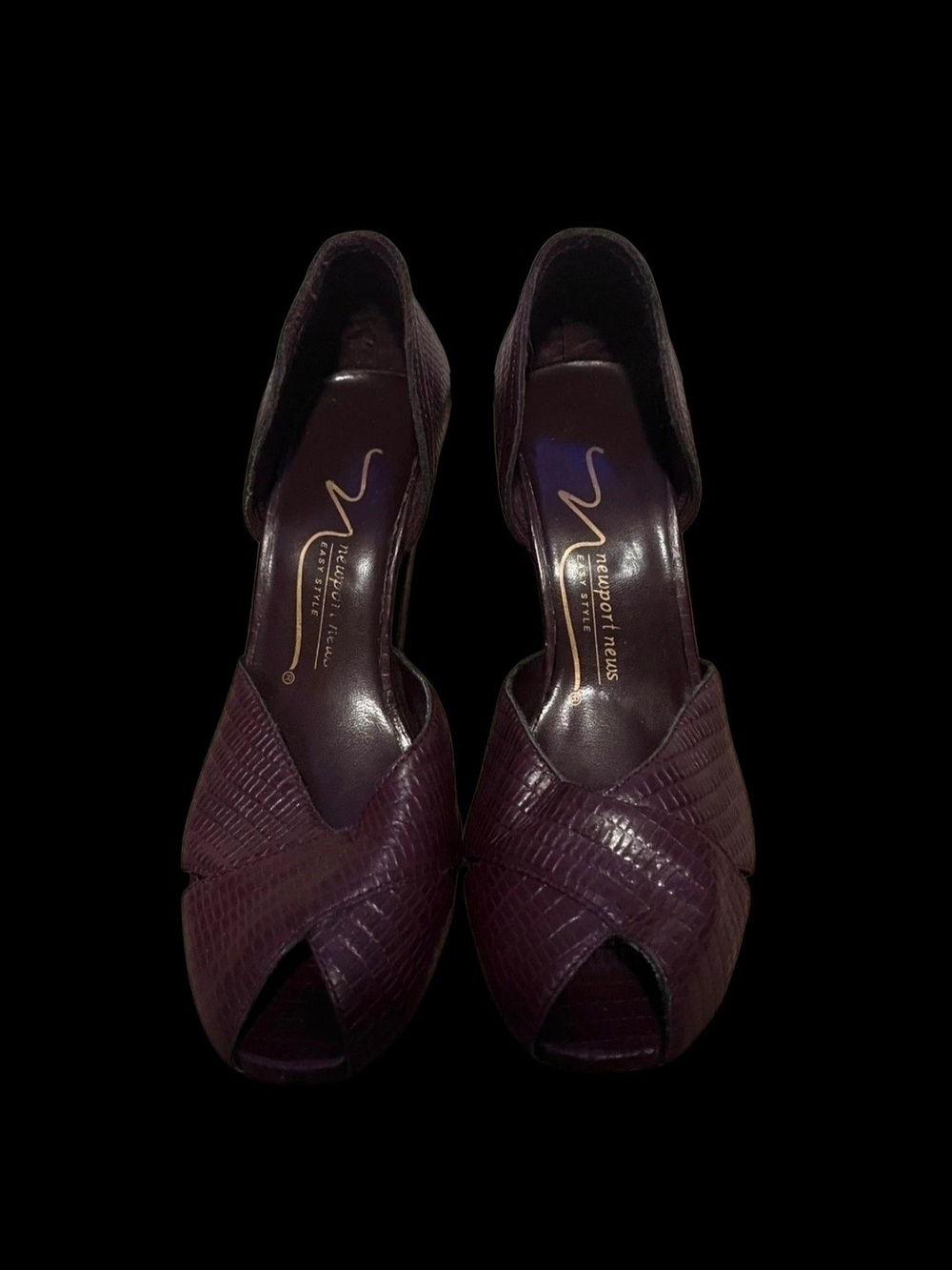 💕Vintage Newport News Deep Plum Peep-Toe Pumps💕